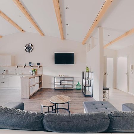 Grosse Ferienwohnung Mit Balkon Und Perfekter Lage Eggenthal Exteriör bild