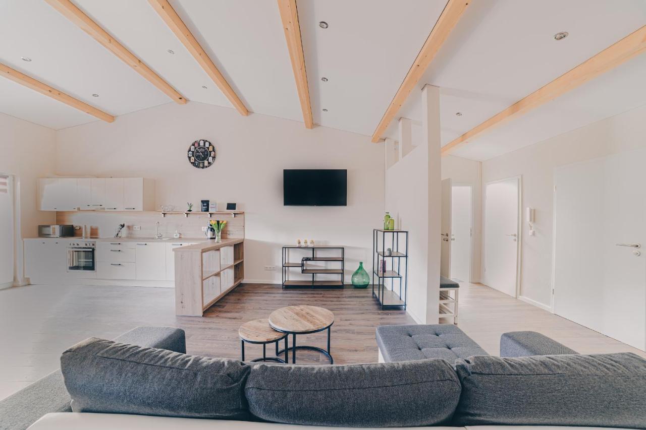 Grosse Ferienwohnung Mit Balkon Und Perfekter Lage Eggenthal Exteriör bild