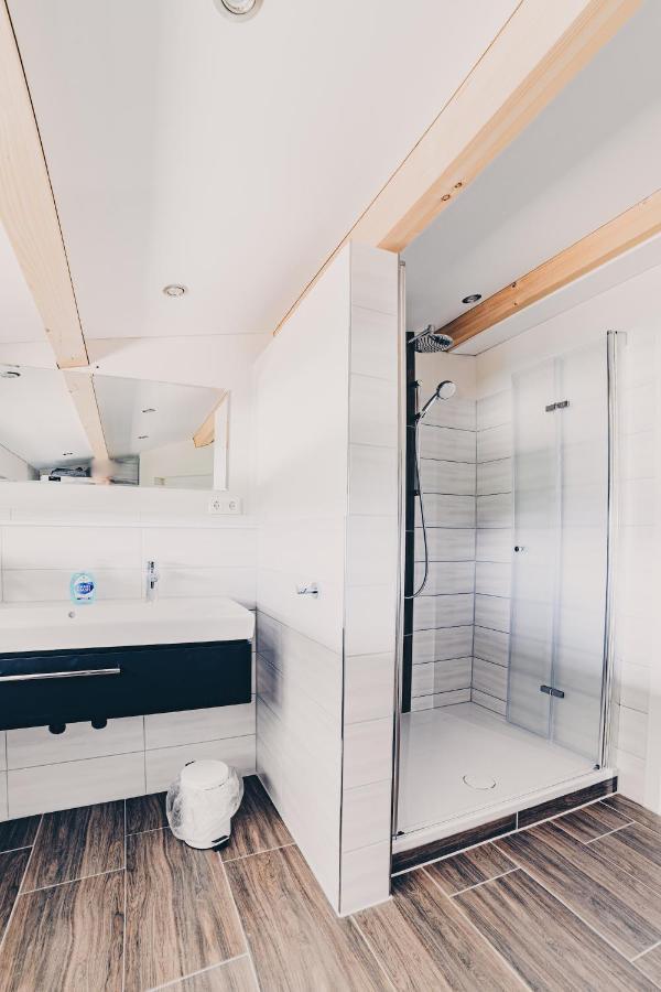 Grosse Ferienwohnung Mit Balkon Und Perfekter Lage Eggenthal Exteriör bild