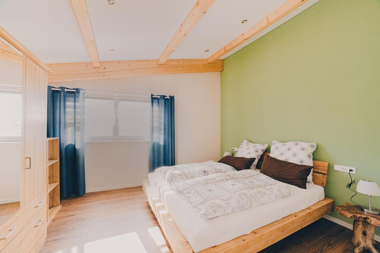 Grosse Ferienwohnung Mit Balkon Und Perfekter Lage Eggenthal Exteriör bild