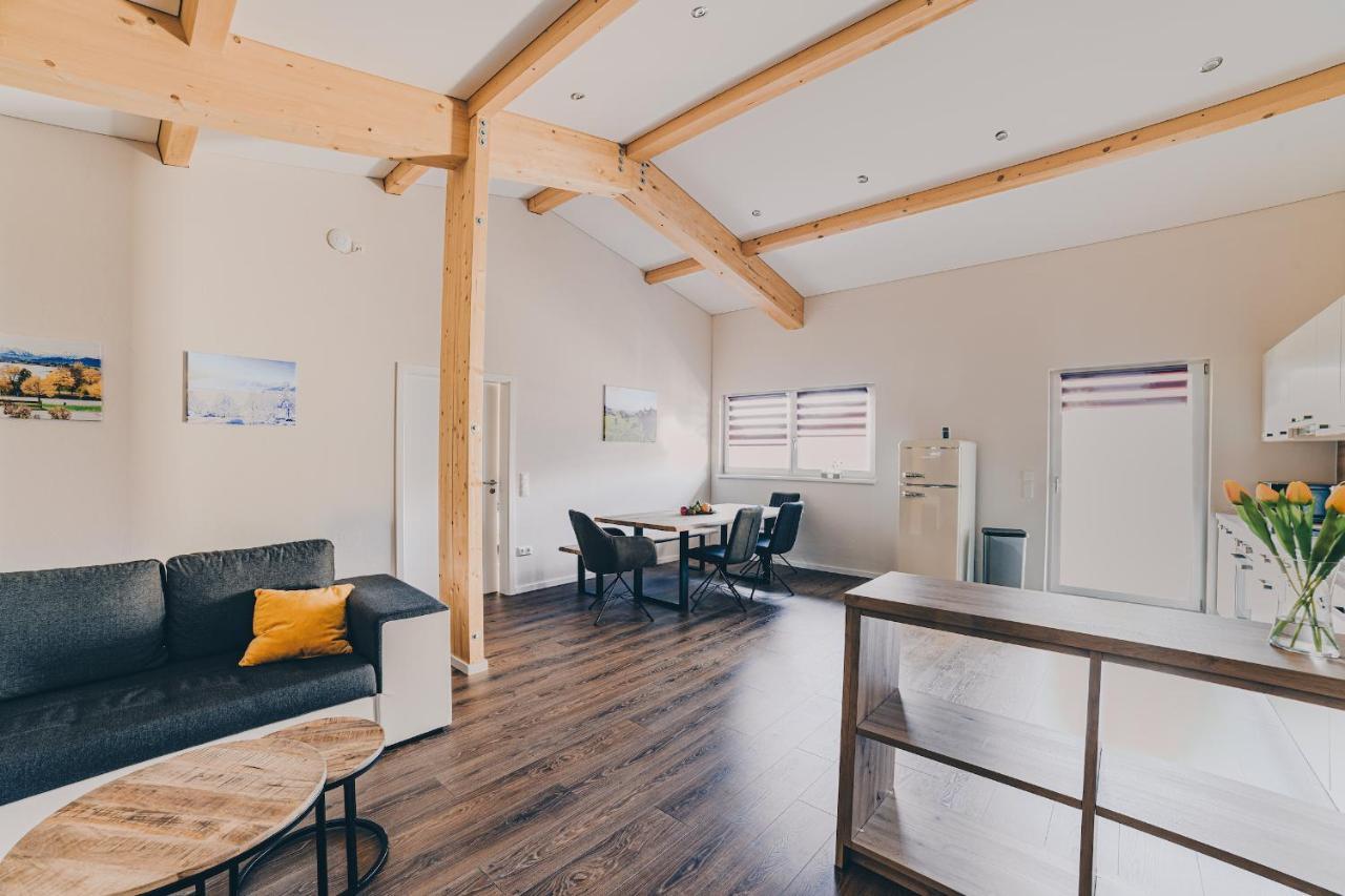 Grosse Ferienwohnung Mit Balkon Und Perfekter Lage Eggenthal Exteriör bild